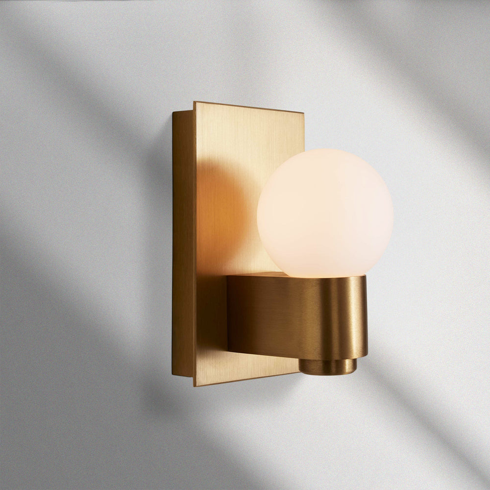 Casen Sconce