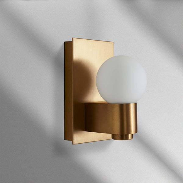 Casen Sconce